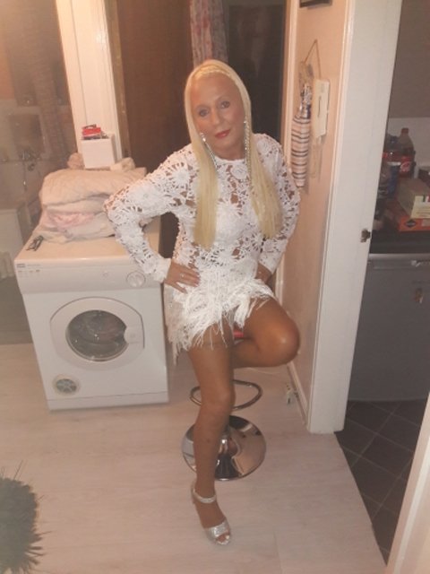 temptingslut from Queensland,Australia